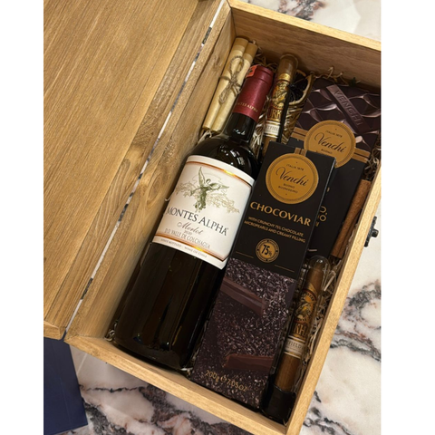 Montes Merlot and Gurkha Bourbon Hartfield Gift Box