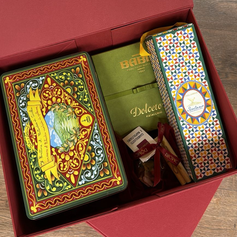 D&G Panettone Pistacchio 600g and Isolano Gift Box