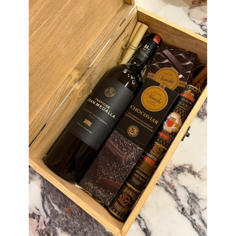 Trapiche Gran Medalla and Puro Bossner Martini 20th Gift Box