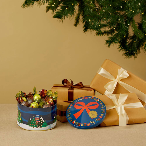 Venchi , Medium Christmas tin with assorted chocolates 205 g