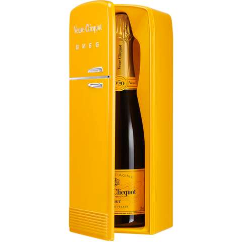 Veuve Clicquot Brut Champagne 750ml x Smeg Fridge Gift Box