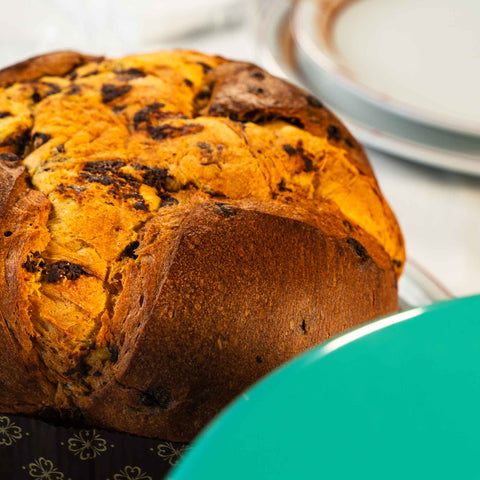 Panettone with Chocolate Chips in a 750g Tin